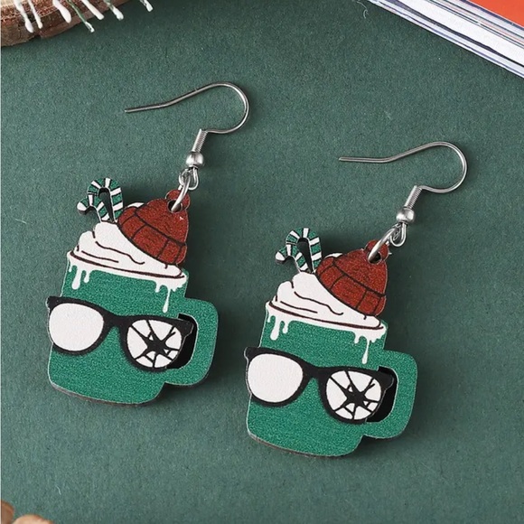 Christmas Earrings - Picture 1 of 3